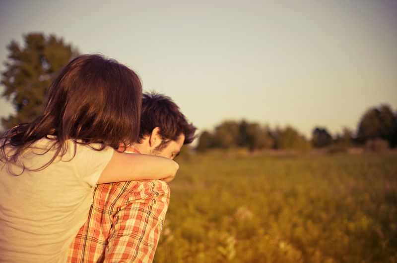 Review of the Dating Website Salmadate: Features, Opportunities, and Leads